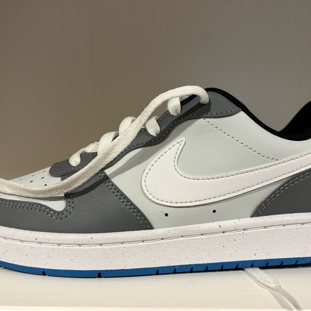 Nike Kids White and Gray Low-Top Sneakers with Blue Outsole, NEW, NWT